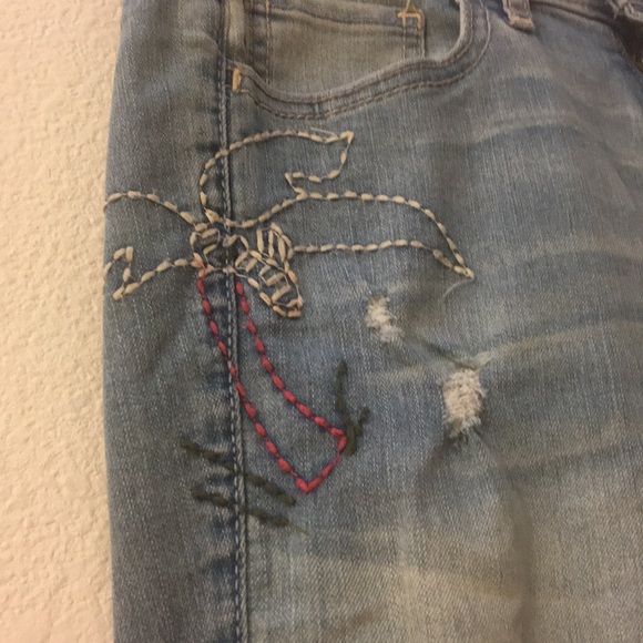 Rare Hollister Cropped Jeans Embroidered - Picture 3 of 6